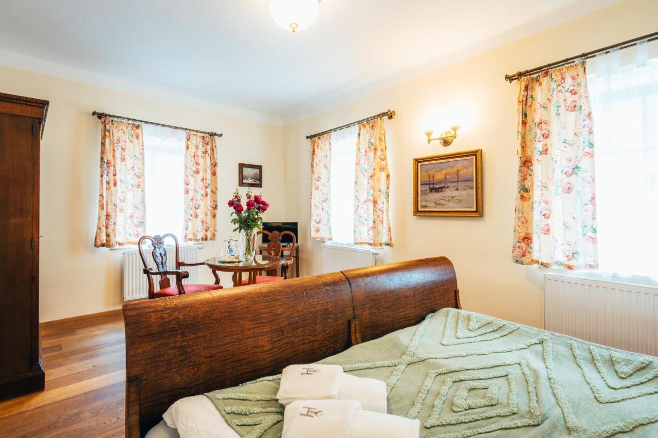 Sv. Hubertus Hotel Cesky Krumlov Bagian luar foto