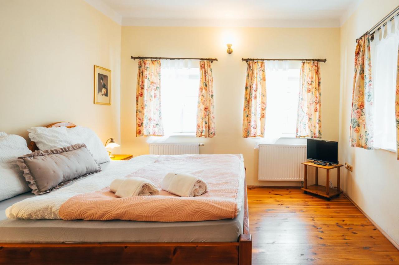 Sv. Hubertus Hotel Cesky Krumlov Bagian luar foto
